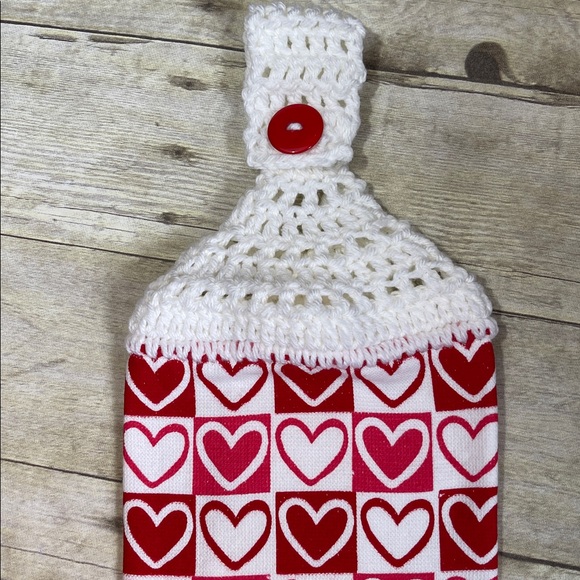Crochet Top Single Thickness Hanging Towel Valentines Day - Picture 2 of 4